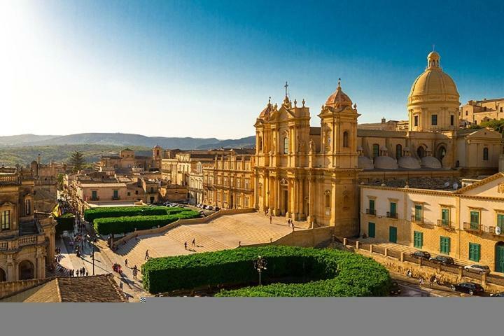 Porta Nazionale Dependance Bed & Breakfast Noto Exterior photo